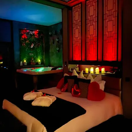 5 Etoiles 50 Nuances Zen Avec Jacuzzi Et Jeu Pour Adulte Apartmán Lagrace-Dieu